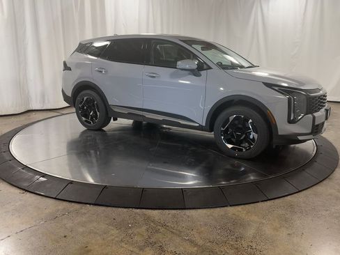 New 2026 Kia Sportage S image 3