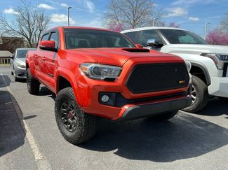 Used 2017 Toyota Tacoma TRD Sport w/ Tow Package video 1