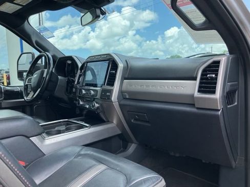 Used 2022 Ford F250 Platinum w/ FX4 Off-Road Package AWD/4WD image 11