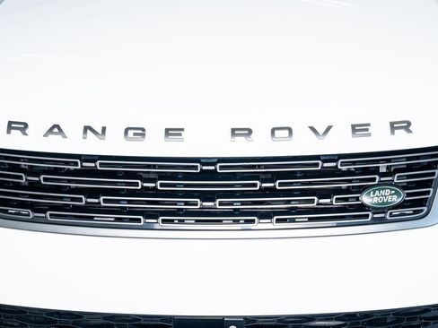 Used 2023 Land Rover Range Rover Sport SE image 16