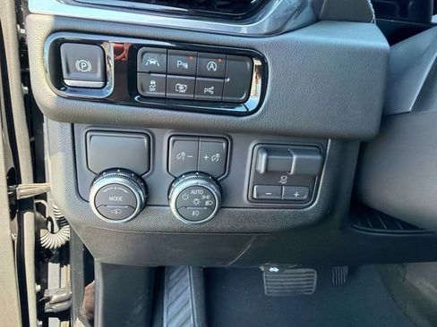 New 2026 GMC Yukon XL Denali w/ Denali Reserve Package image 32