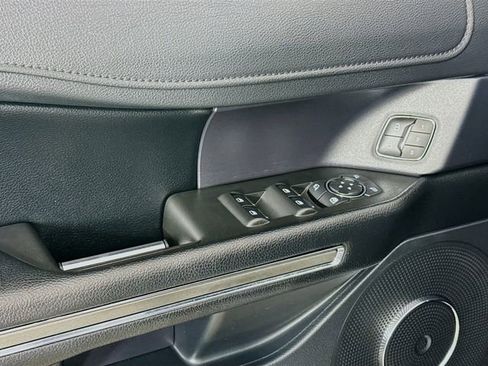 Used 2020 Ford Expedition XLT w/ Equipment Group 202A RWD image 21