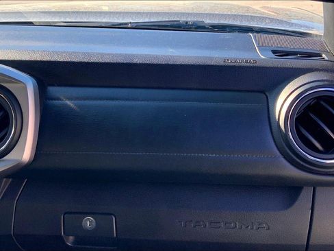 Used 2020 Toyota Tacoma Limited image 16