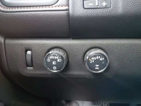 Used 2022 GMC Canyon AT4 w/ Trailering Package AWD/4WD image 17