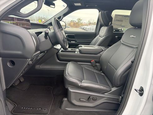 New 2026 Ford Expedition Max Platinum image 12