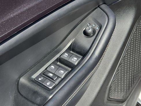 Used 2023 Jeep Grand Cherokee L Laredo image 33