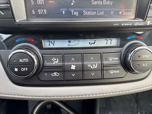 Used 2018 Toyota RAV4 Limited image 27