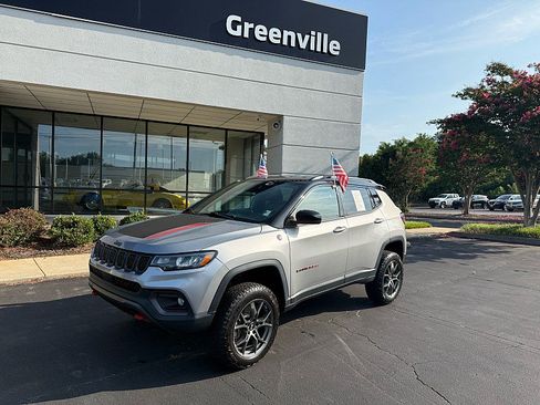 Used 2023 Jeep Compass Trailhawk AWD/4WD image 1
