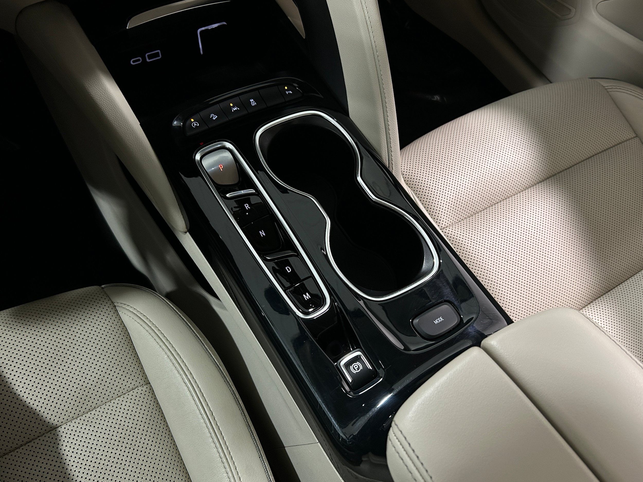 Used 2021 Buick Envision Essence AWD/4WD image 11