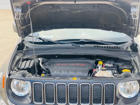 Used 2019 Jeep Renegade Latitude image 15