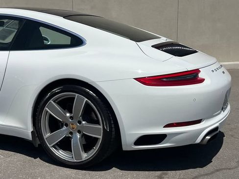 Used 2019 Porsche 911 Carrera RWD image 8