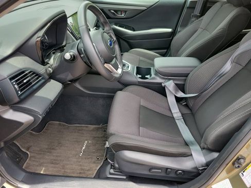 Used 2025 Subaru Outback Premium AWD/4WD image 6