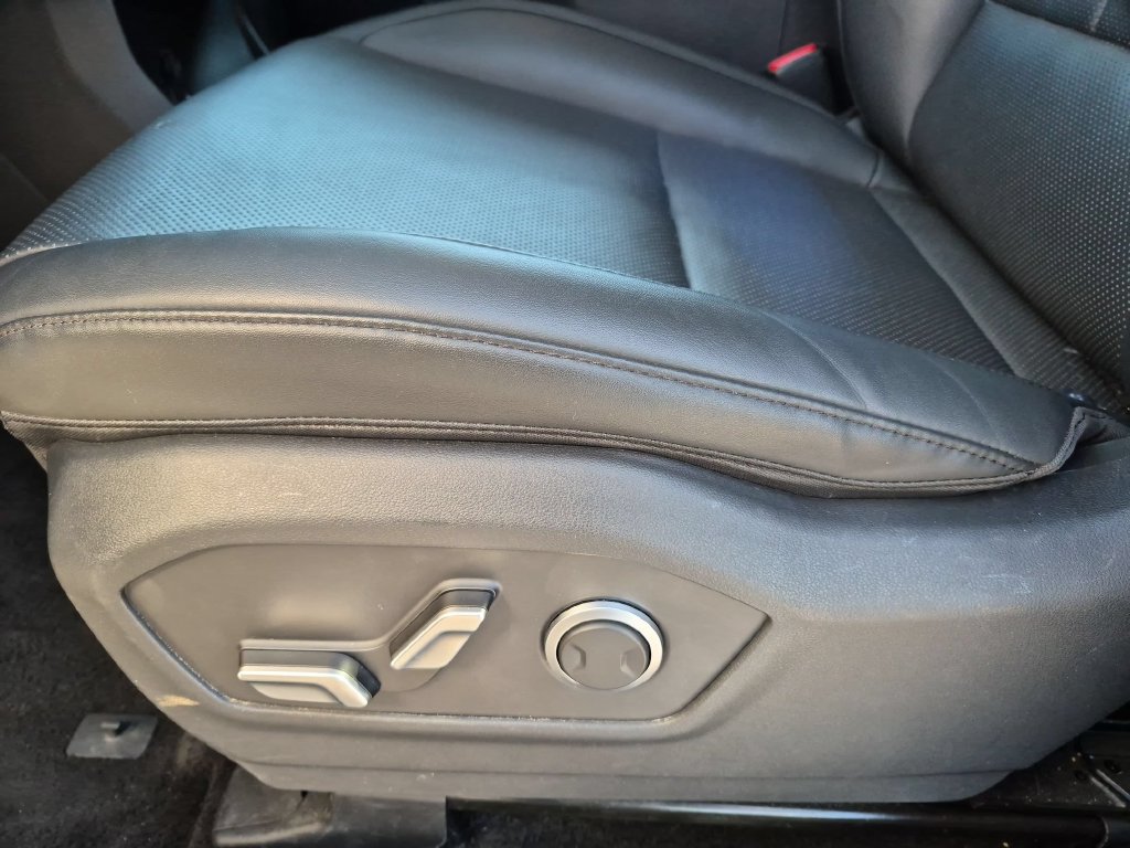 Used 2025 Hyundai Santa Fe SEL AWD/4WD image 14