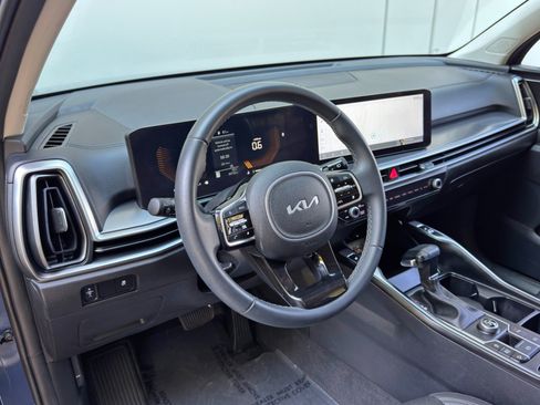 Used 2024 Kia Sorento S w/ Panoramic Sunroof Package FWD image 13