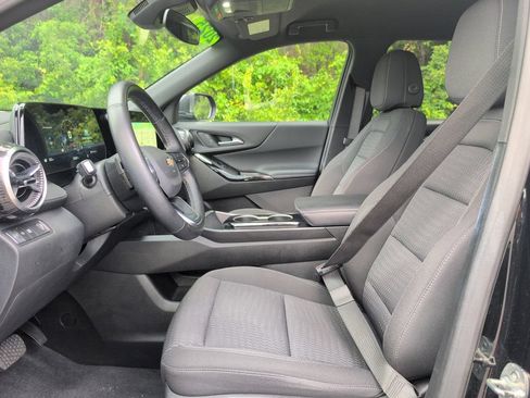 Used 2025 Chevrolet Equinox LT FWD image 14