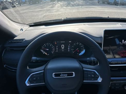 New 2026 Jeep Compass Latitude image 17