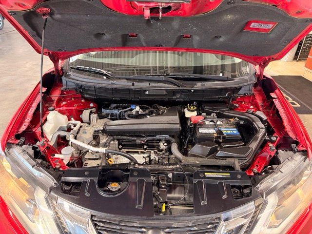 Used 2017 Nissan Rogue SV AWD/4WD image 27