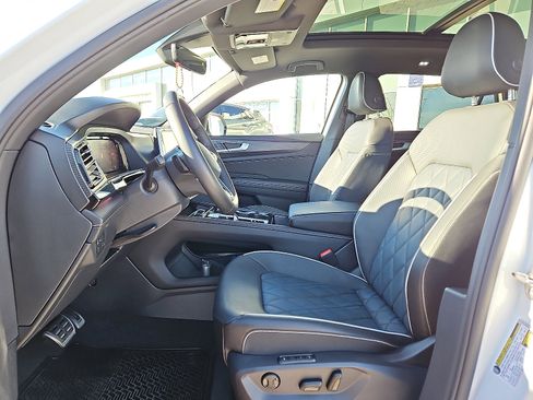 Certified 2025 Volkswagen Atlas Cross Sport SEL Premium R-Line image 11