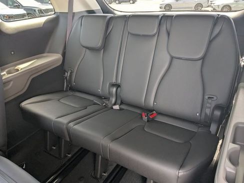 New 2026 Kia Carnival FWD image 12