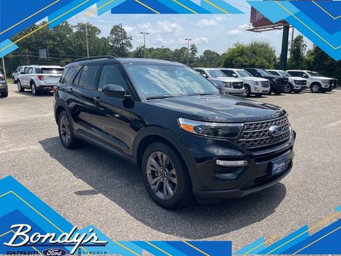 Used 2023 Ford Explorer XLT w/ Equipment Group 202A RWD image 1