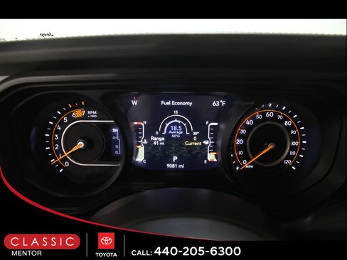 Used 2025 Jeep Wrangler Sahara w/ Technology Group image 8