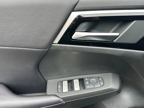 New 2025 Mitsubishi Outlander SE image 12