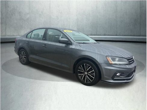 Used 2018 Volkswagen Jetta Wolfsburg Edition FWD image 8