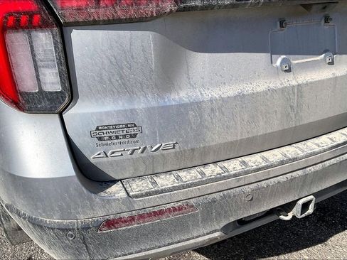 Used 2025 Ford Explorer Active w/ Active Comfort Package image 6