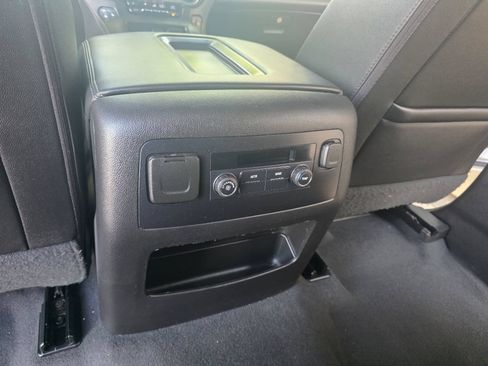 Used 2019 Chevrolet Suburban LT AWD/4WD image 39