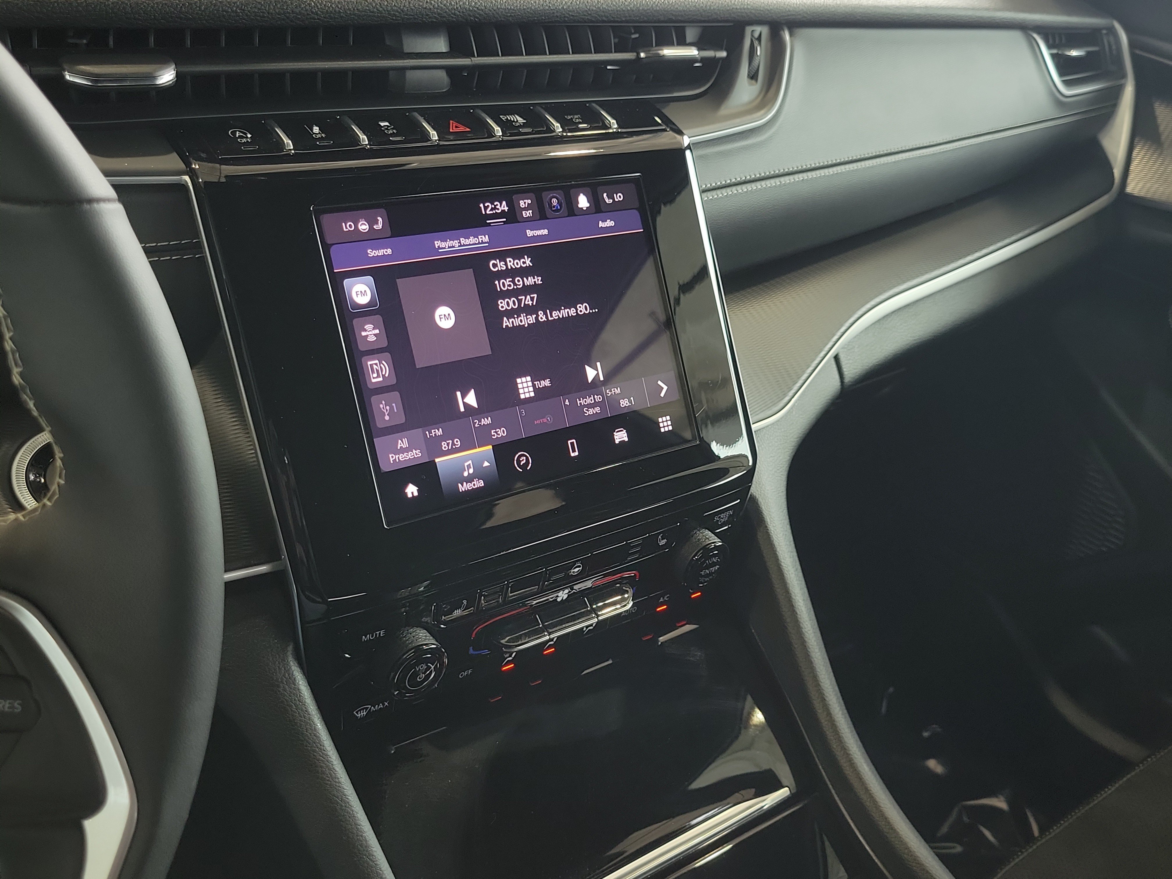 Certified 2025 Jeep Grand Cherokee Altitude RWD image 27