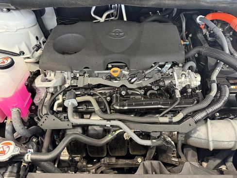 Certified 2023 Toyota Sienna XLE AWD/4WD image 36