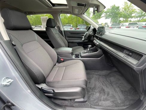 Certified 2025 Honda CR-V EX image 32