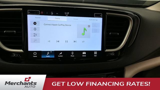 Used 2024 Chrysler Pacifica Touring-L FWD image 18