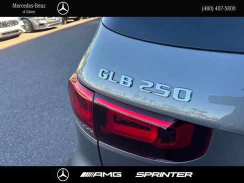 Certified 2022 Mercedes-Benz GLB 250 image 5