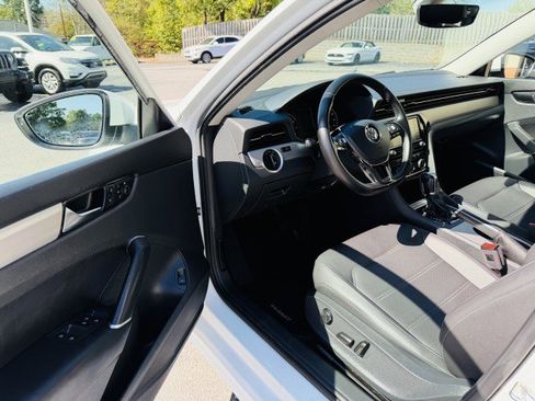 Used 2020 Volkswagen Passat 2.0T SE image 9