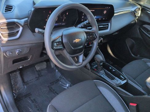 Used 2025 Chevrolet TrailBlazer LT FWD image 11