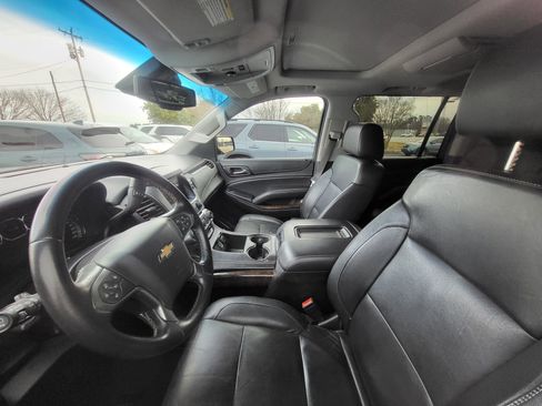 Used 2015 Chevrolet Suburban LT image 9
