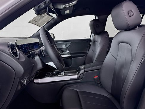 New 2026 Mercedes-Benz GLB 250 image 16