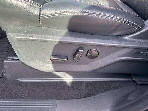 Used 2025 Ford Expedition Platinum w/ Driver's Package image 32