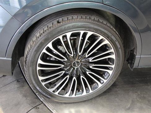 Used 2023 Lincoln Aviator Black Label w/ Class IV Trailer Tow Package image 37