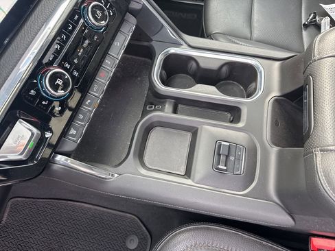 Used 2024 GMC Sierra 2500 Denali w/ Denali Reserve Package image 27