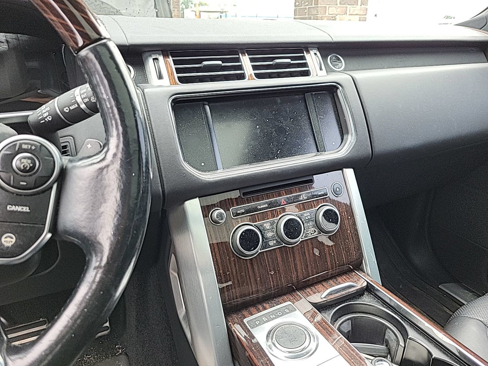 Used 2015 Land Rover Range Rover Supercharged AWD/4WD image 9
