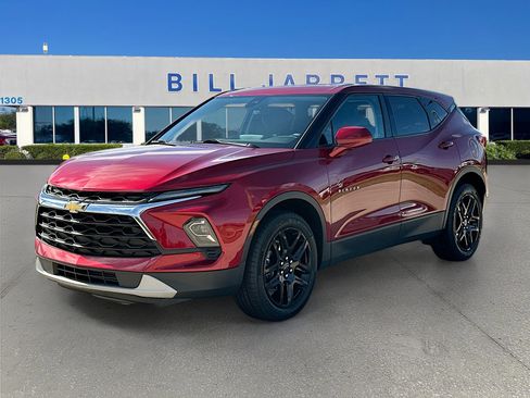 Used 2023 Chevrolet Blazer LT FWD image 3