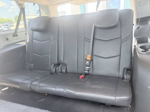 Used 2019 Cadillac Escalade ESV Premium Luxury AWD/4WD image 18