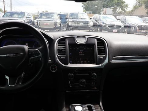 Used 2016 Chrysler 300 Limited RWD image 20