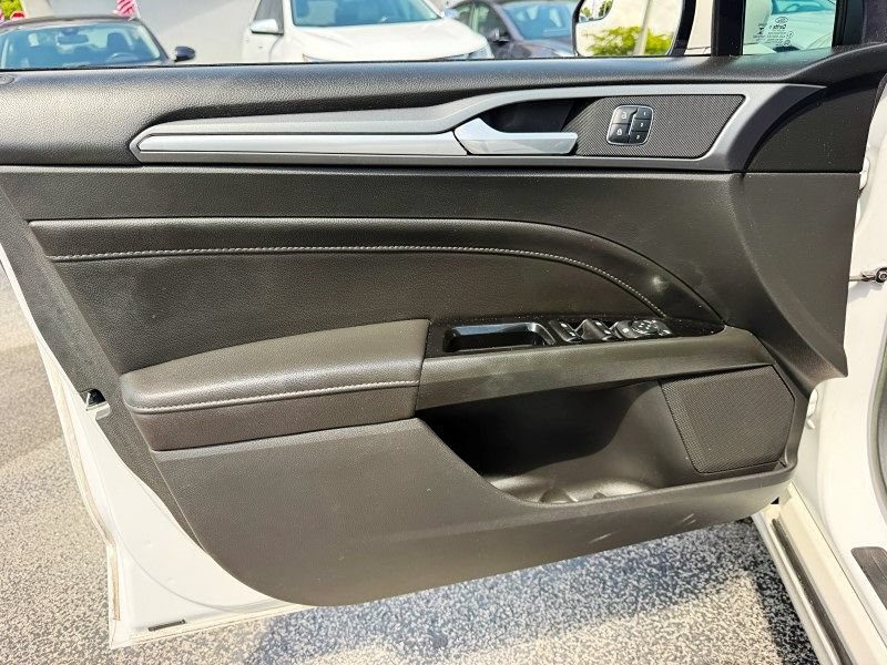 Used 2016 Ford Fusion Titanium FWD image 30