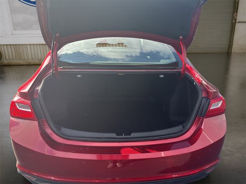 Used 2024 Chevrolet Malibu LT image 11