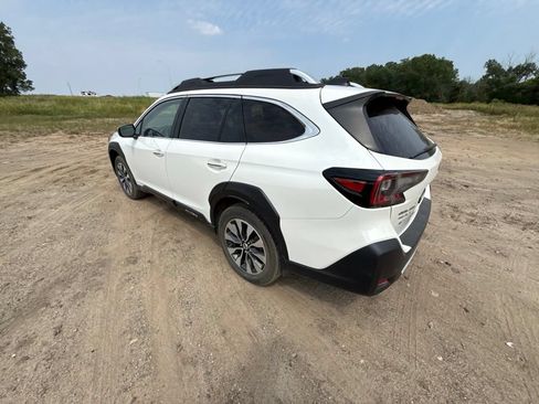 Used 2024 Subaru Outback Touring w/ Popular Package #2 AWD/4WD image 8