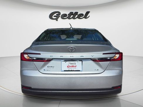 Used 2025 Toyota Camry LE FWD image 5