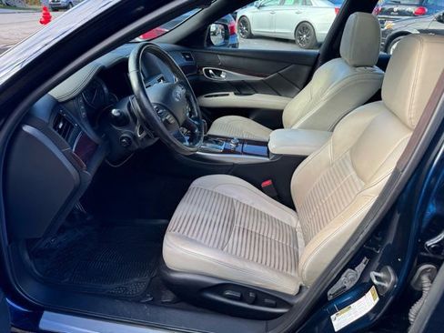 Used 2019 INFINITI Q70 Luxe w/ Sport Package image 9